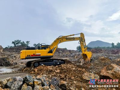 山推挖掘機亮相泰國市場，硬核裝備助力礦山施工新變革