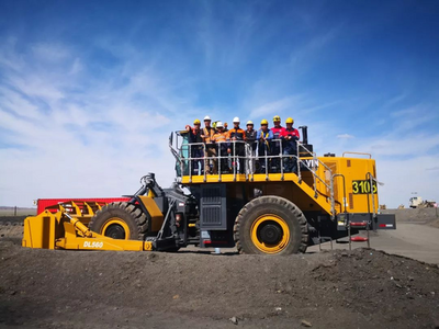 新突破！徐工正面吊產品揚帆出海，助力中亞區域礦山施工升級